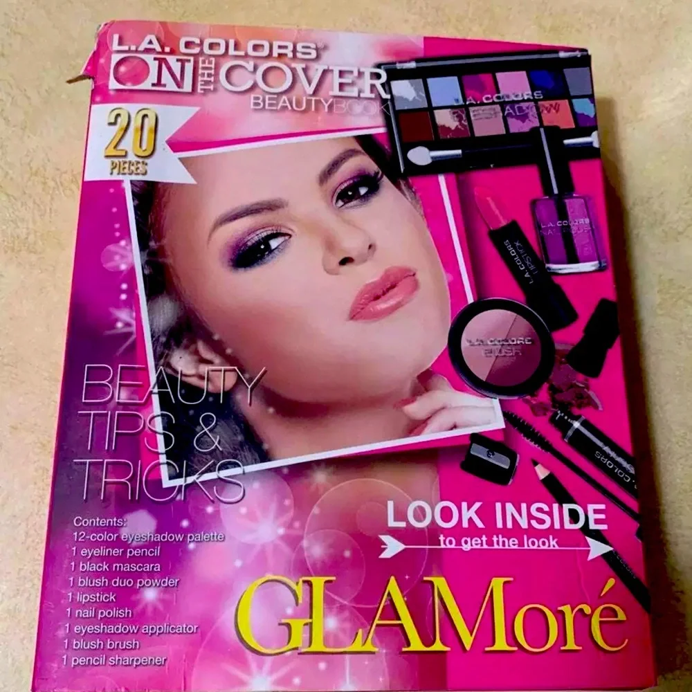 L.A. Colors On The Cover Beauty Kit 20 Piece Makeup Eyeshadow Lipstick Set